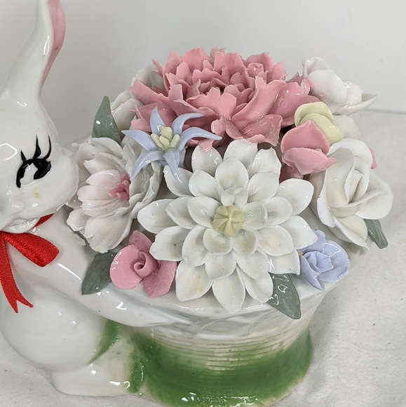 Easter Bunny with Porcelain Flowers Vintage - Picture 4 of 11